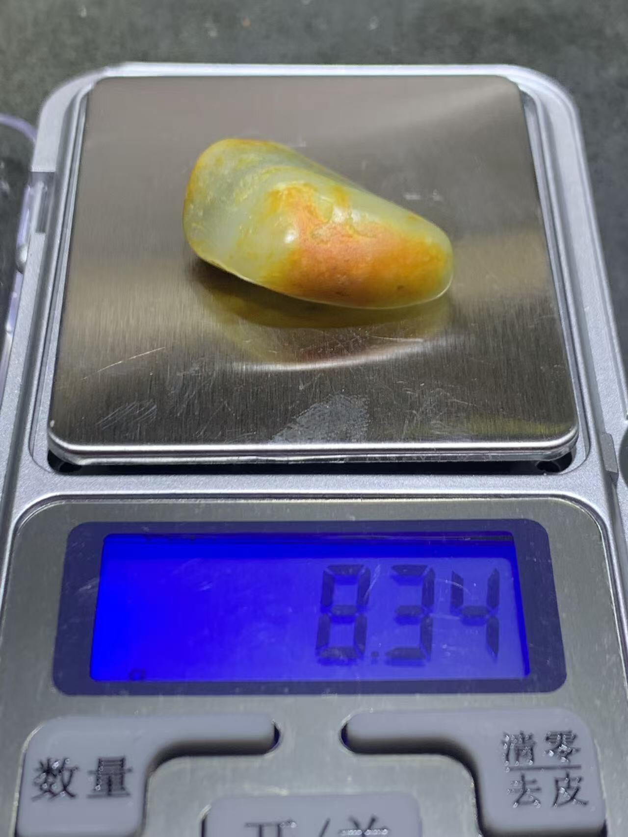 精美洒金皮和田玉独籽原石一颗，，