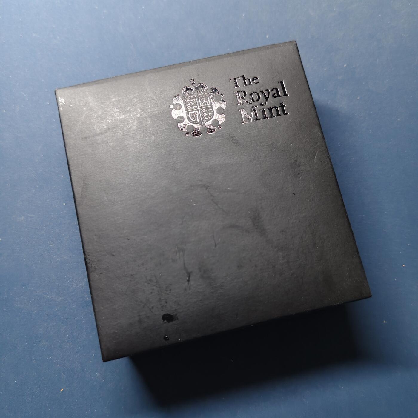 【全场包邮】纯粹捡漏拍499场-持续更新中 【少见】英国2009年2镑达尔文《物种起源》发行150周年精制外圈镀金纪念银币【28.4毫米12克92.5%，纯银价约311元（按28元银价估算）】-盒证全-量5000