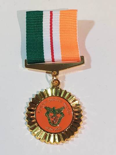 韵星假日军品类拍卖第三十九期暨默多克中校夫妇专场 -- Rimey Holidays Militaria Auction 39 & The Modoks Collection  - 赞比亚共和国国家服务金僖奖章 铜镀金 少见国家 非常厚重 库存品相