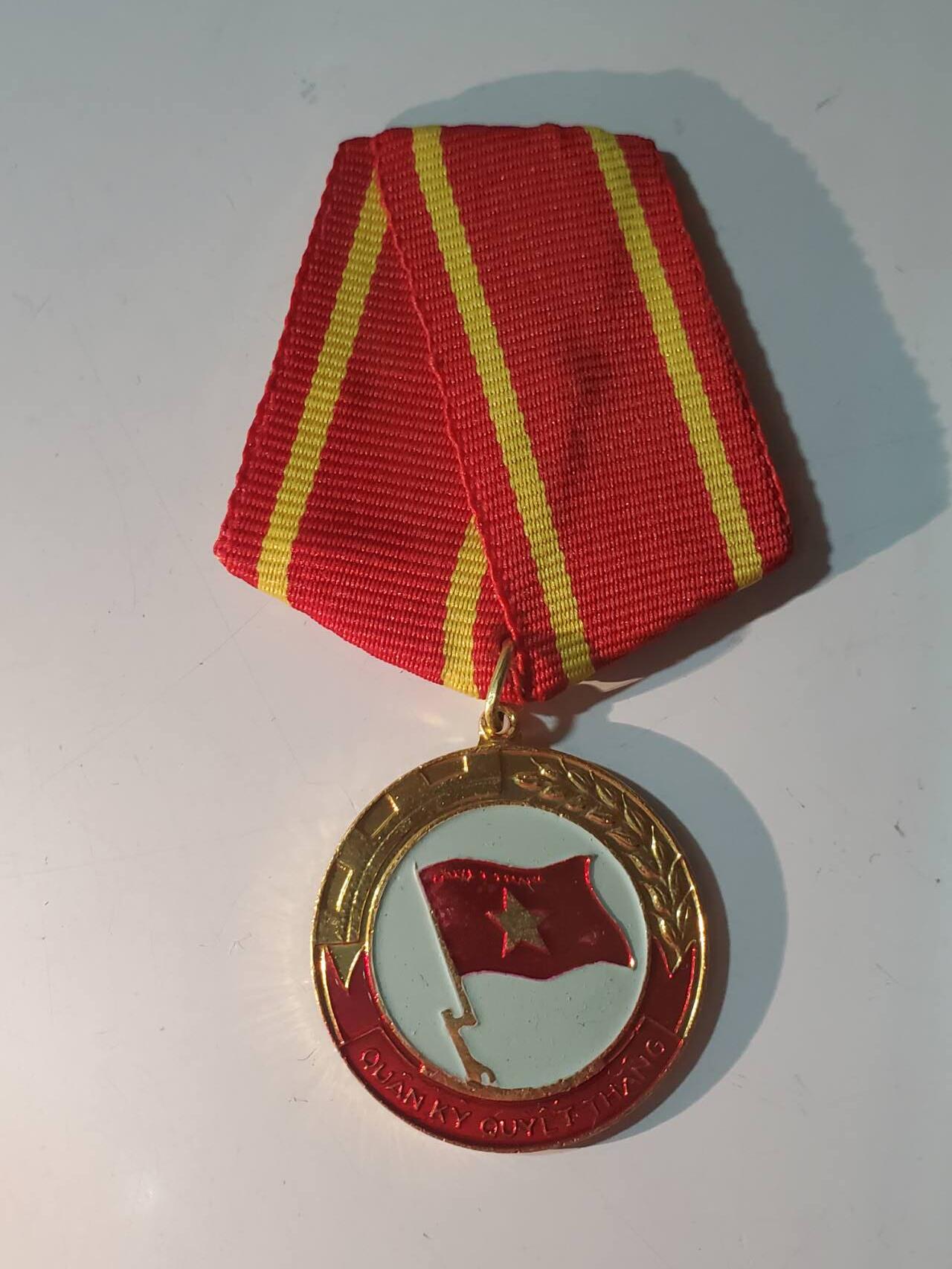 韵星假日军品类拍卖第三十九期暨默多克中校夫妇专场 -- Rimey Holidays Militaria Auction 39 & The Modoks Collection  越南社会主义共和国决胜军旗奖章 最高级奖章