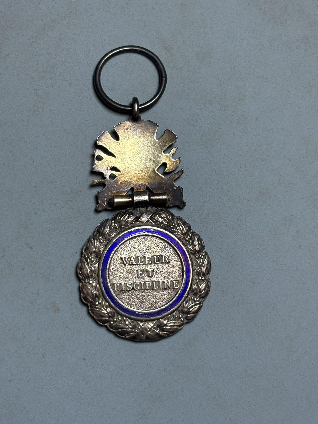 盛世勋华——号角文化勋章邮票专场拍卖第305期 法国军事奖章 早期950银 重18克，银价400+