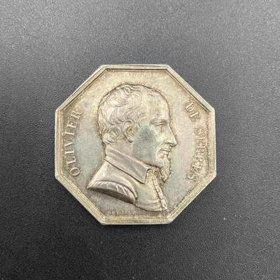 「木头集藏」章牌专场-第67场 - 法国图卢兹农业协会八角银章，直径：30.5 mm，13.6 g，边铭：蜜蜂 ARGENT，品相不错。