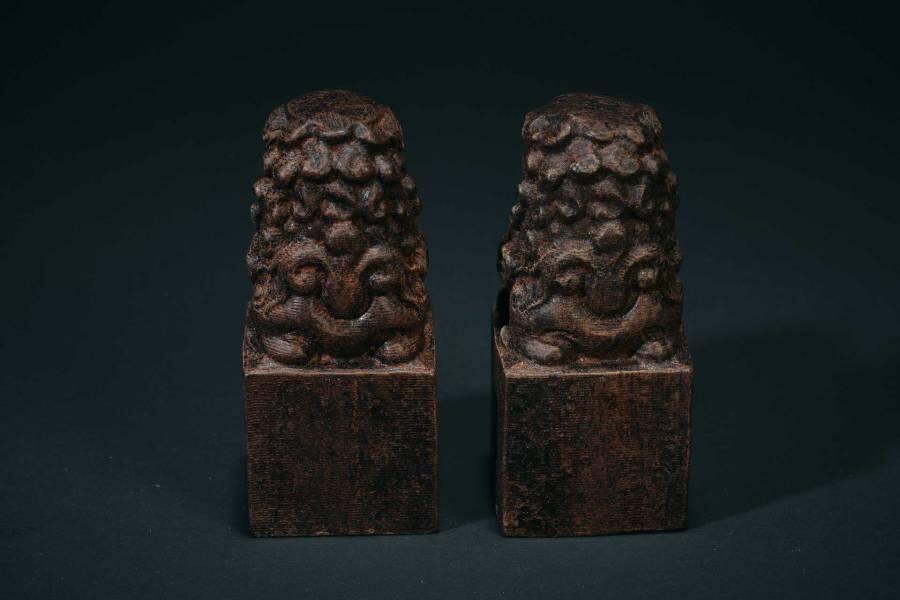 上海都达杂项专场十二（全场包邮】 黑檀木精雕《唐狮》摆件 一对83-87