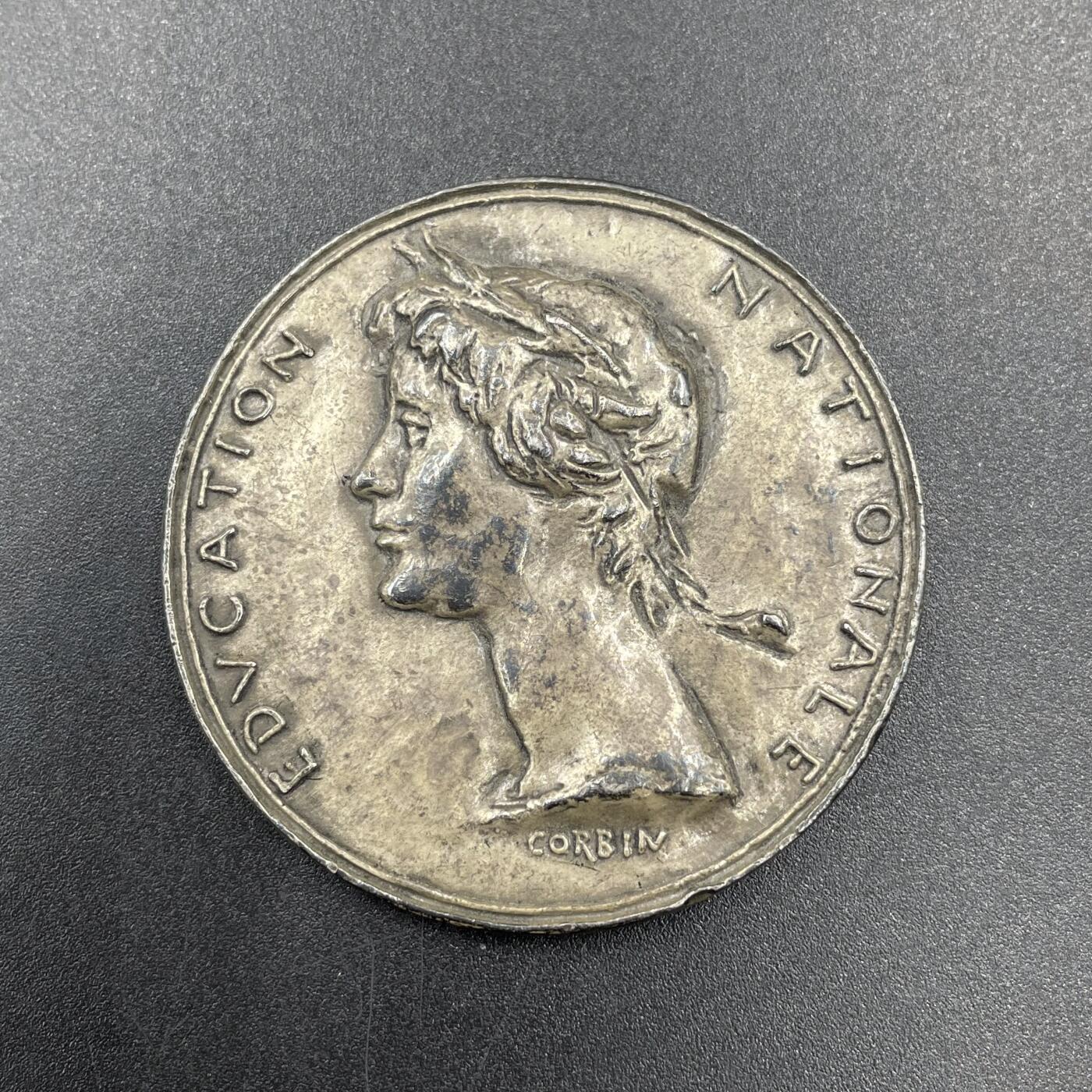 「木头集藏」章牌专场-第67场 Corbin～1955年法国国家教育银章 ，直径：45mm，43.8 g，边铭：丰饶角 1ARGENT。