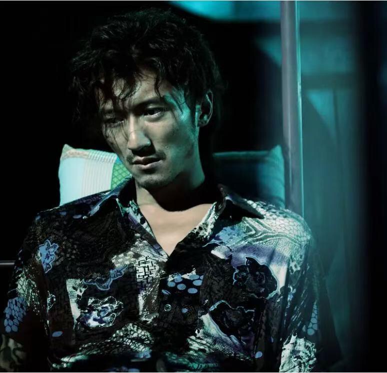 零元拍：导演林超贤和男主角谢霆锋双亲签《逆战》英皇娱乐正版DVD