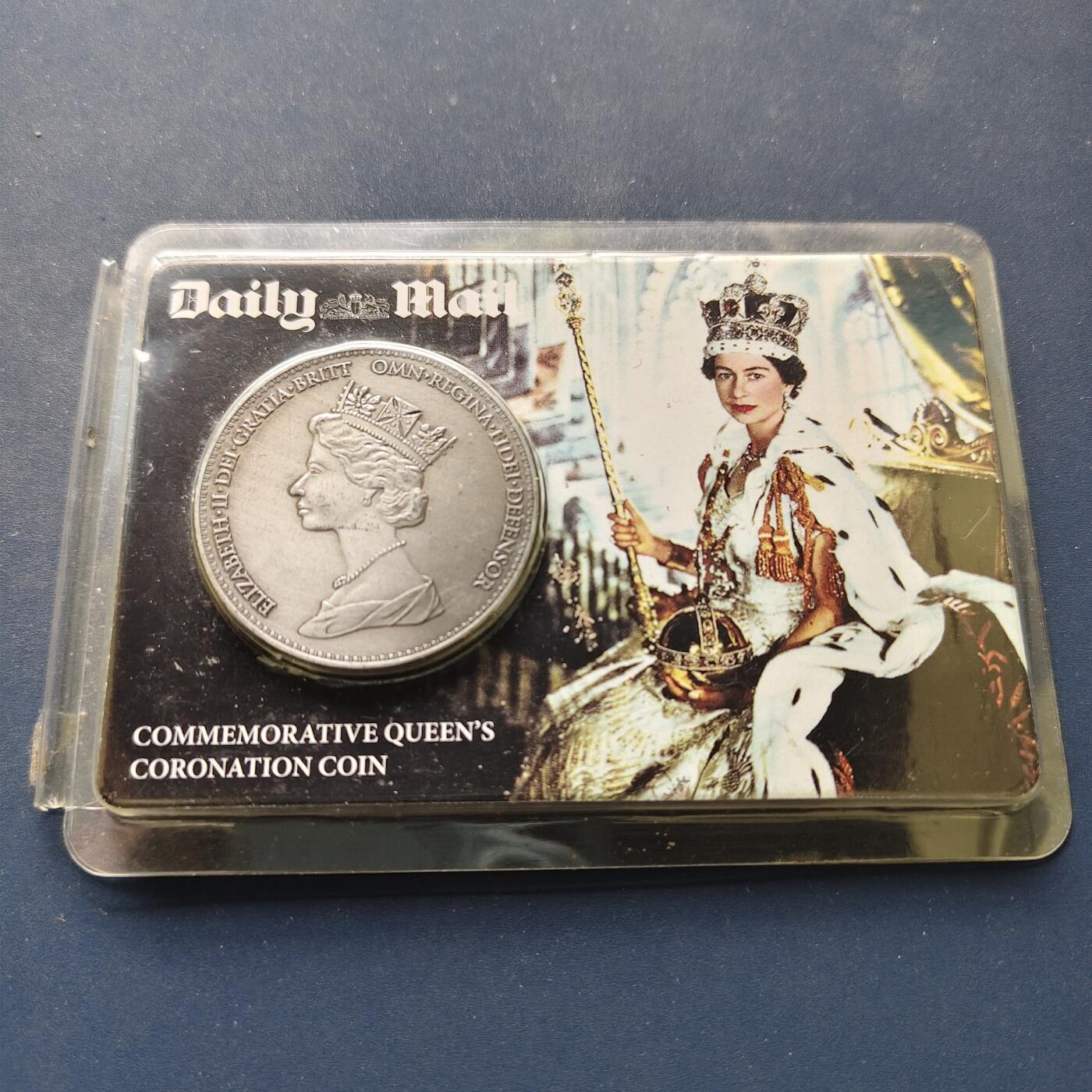 【全场包邮】纯粹捡漏拍498场-持续更新中 【纪念章】英国1953年女王加冕卡装克朗型纪念章