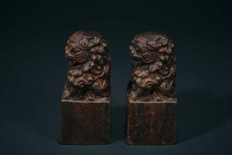 上海都达杂项专场十二（全场包邮】 黑檀木精雕《唐狮》摆件 一对83-87
