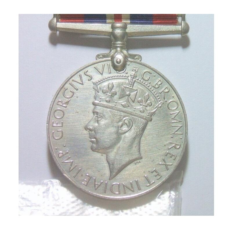 英国1939-45年 乔治六世+雄狮二战胜利高浮雕精制白铜章 带绶带 36MM