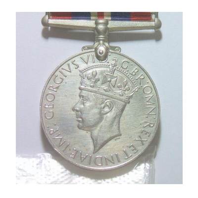 英国1939-45年 乔治六世+雄狮二战胜利高浮雕精制白铜章 带绶带 36MM - 英国1939-45年 乔治六世+雄狮二战胜利高浮雕精制白铜章 带绶带 36MM