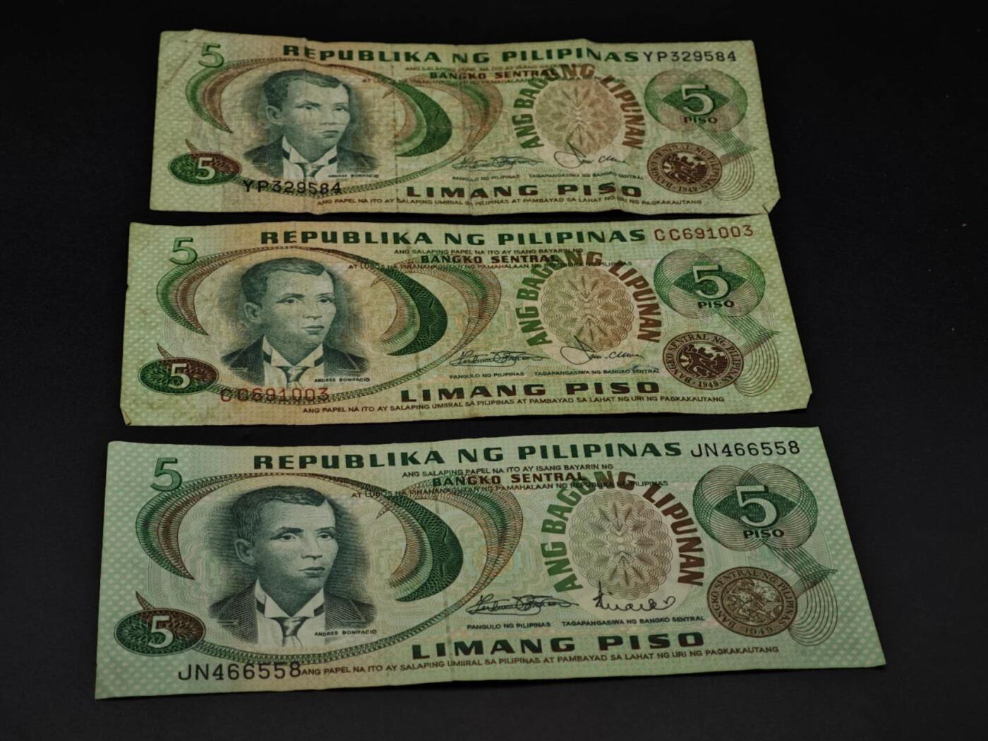 【淘币小摊】实时拍第八百五十六拍   无佣金福利纸币场   满百包邮可预留二周 每周一统一发货   菲律宾5比索纸币3张【有折】