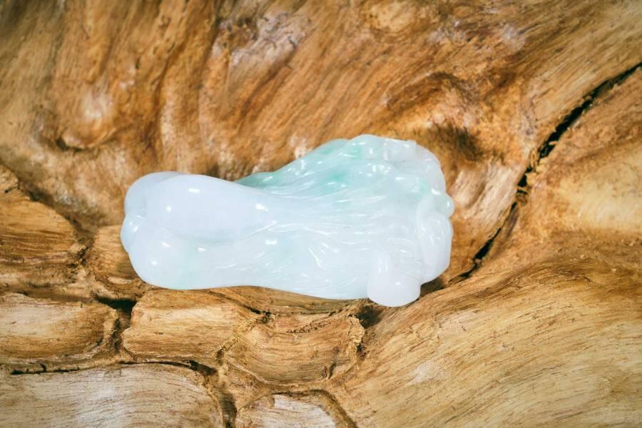 上海都达杂项专场十二（全场包邮】 天然冰糯种带绿翡翠（A货）精雕《百财》挂件89-11