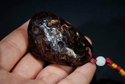 上海都达杂项专场90【全场包邮】  陨石手把件89-3