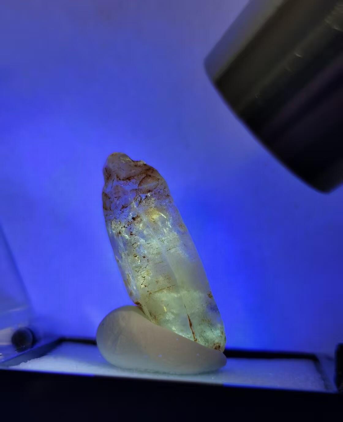 七河·世界币章矿标杂件每周小拍（总第36期）（周一结标） 藏家出品 X738（1）马达加斯加红泥油胆水晶原石 盒子矿 本件拍品由合作藏家邮寄