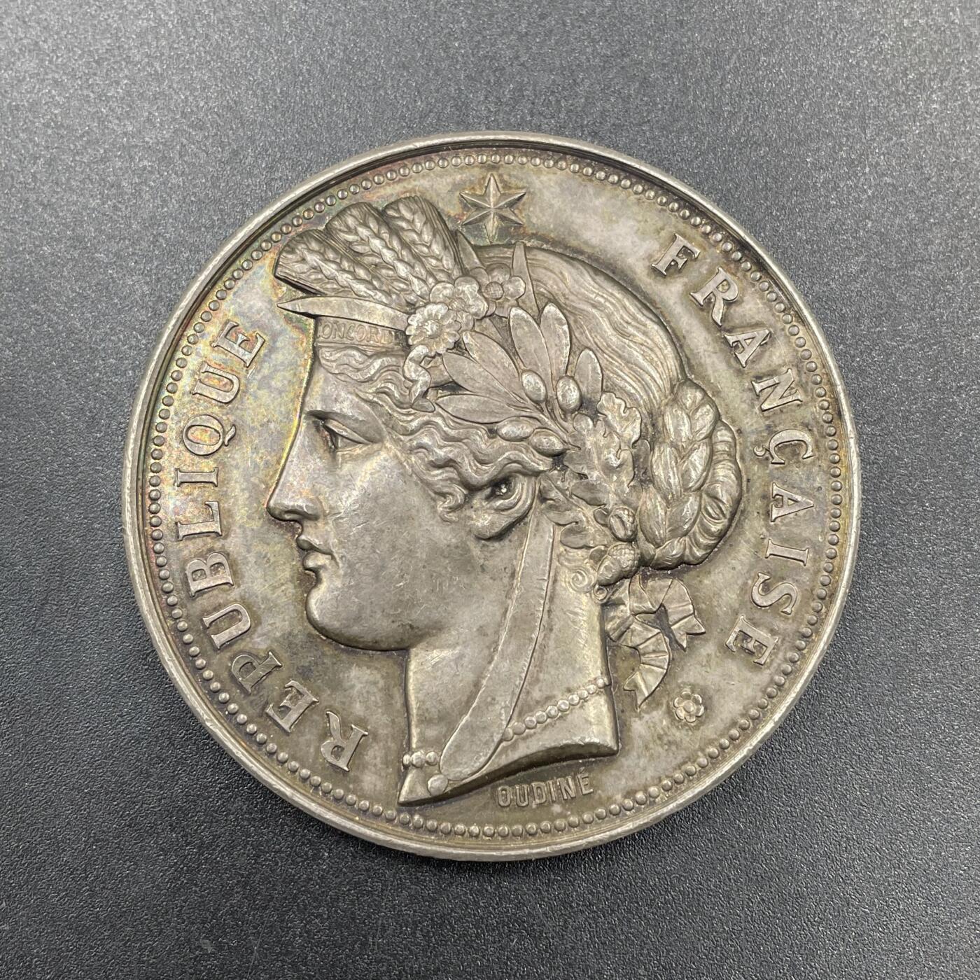 「木头集藏」章牌专场-第67场 Oudiné～法国战争部射击银章 ，直径：50mm，65 g，边铭：丰饶角 ARGENT，19世纪末期铸造发行。