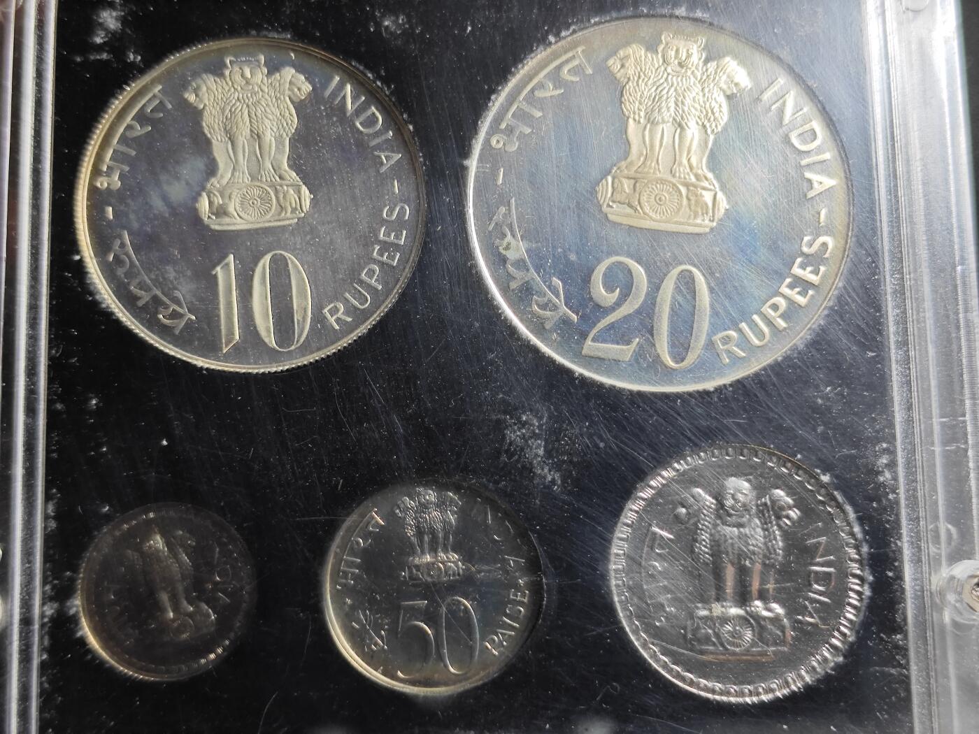 KK钱币收藏小铺  第400期  百期特拍（四拍之四）2月预留时间 周末发货  1973印度官方大小面值精制套币 盒套齐全 有氧化