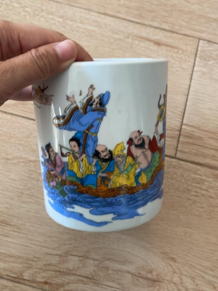 第五期杂项配饰拍卖 八仙过海笔筒