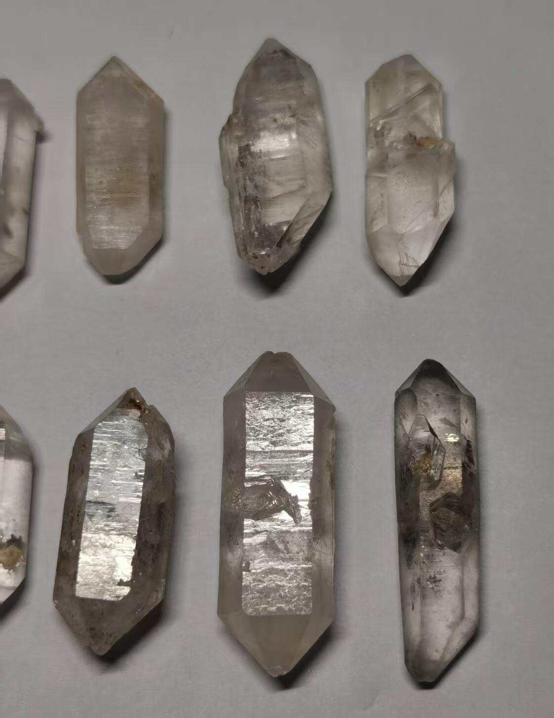 七河·世界币章矿标杂件每周小拍（总第36期）（周一结标） 藏家出品 X729（5） 浅色系云贵闪灵水晶原石一组10件  本件拍品由合作藏家邮寄