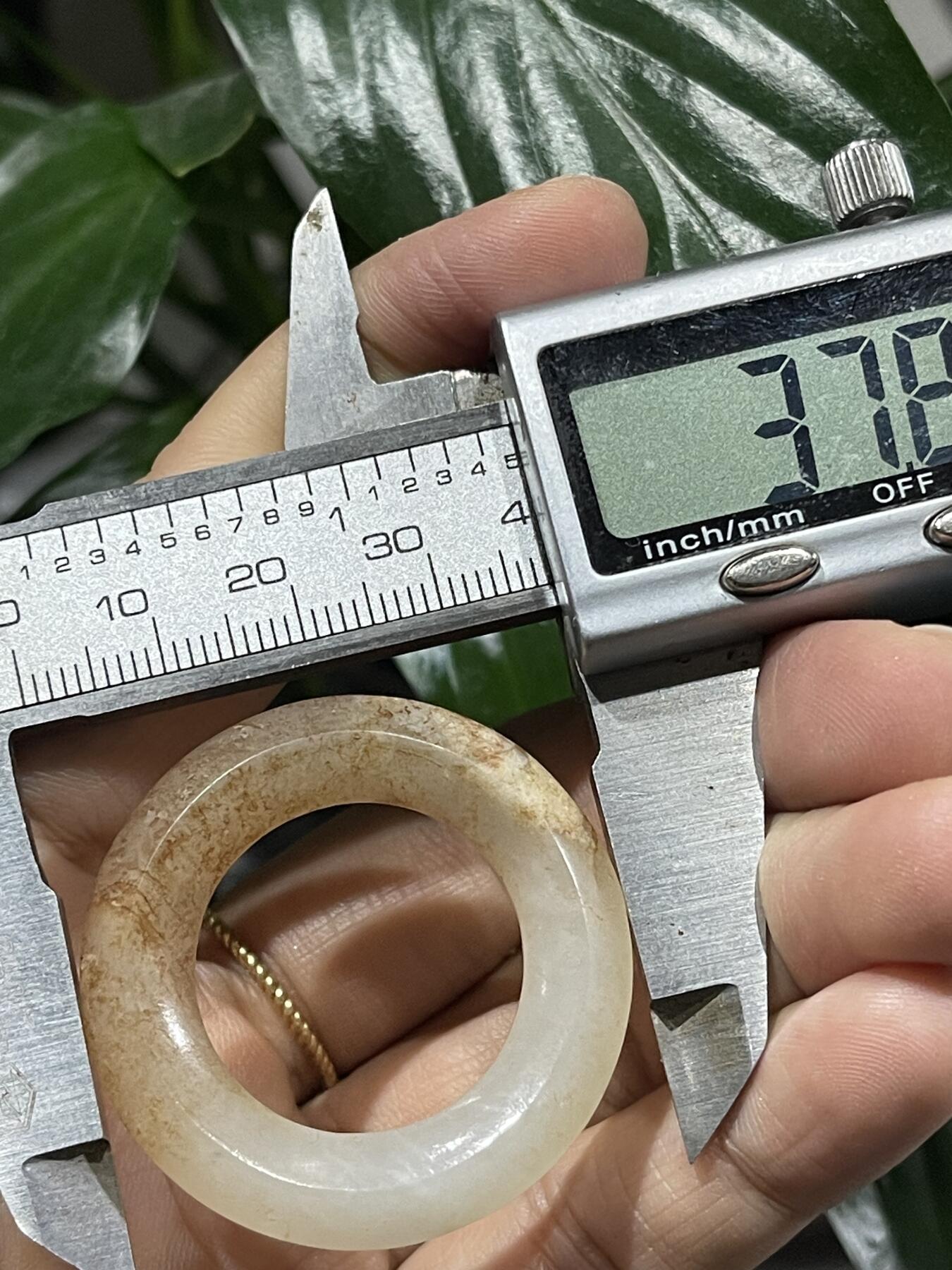 喵了个咪的第二期玉器杂项拍卖 和田玉环