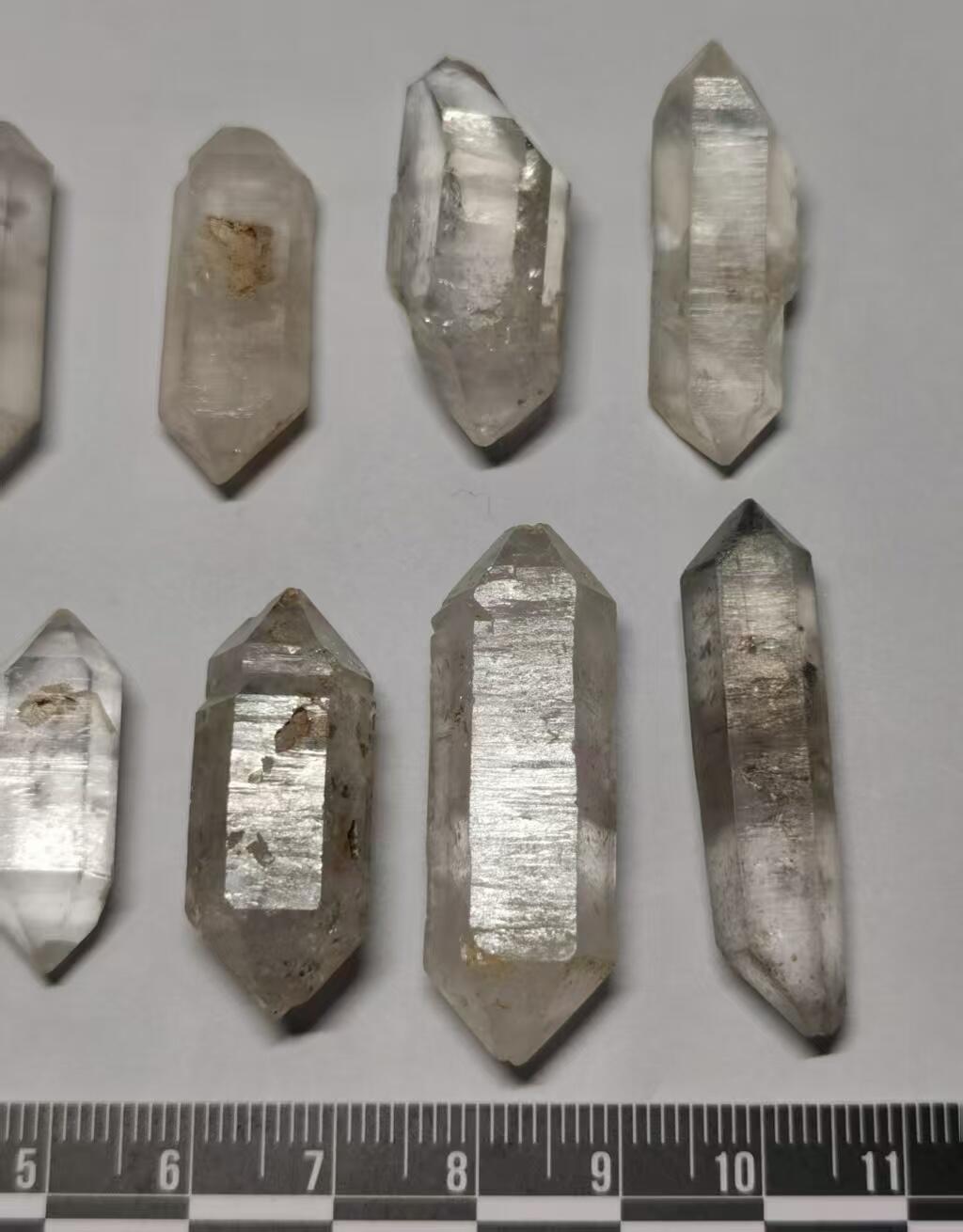 七河·世界币章矿标杂件每周小拍（总第36期）（周一结标） 藏家出品 X729（5） 浅色系云贵闪灵水晶原石一组10件  本件拍品由合作藏家邮寄