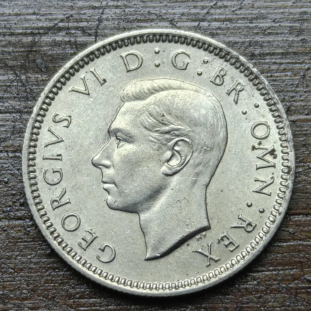 【铜匠收藏】★第142★散币专场 不寄存，30包邮。不满30元，支付5元运费。《接受代拍 代送NGC评级》 60【无寄存】英国 1950年 乔治六世 6便士 铜镍币（美品））