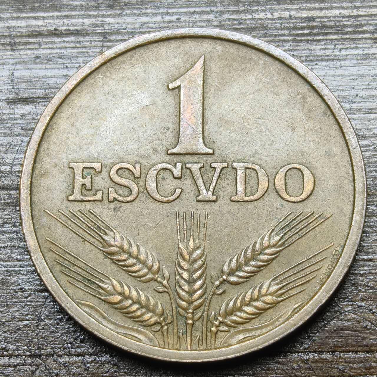 【铜匠收藏】★第142★散币专场 不寄存，30包邮。不满30元，支付5元运费。《接受代拍 代送NGC评级》 53【无寄存】葡萄牙 1埃斯库多 1972年 铜币