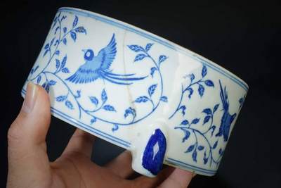 上海都达杂项专场90【全场包邮】  青花花鸟纹三足盖罐83-60