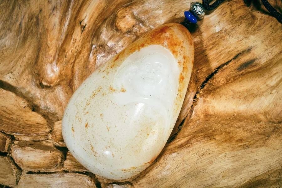 上海都达杂项专场十二（全场包邮】 和田玉籽料洒金皮精雕《笑口常开》挂件89-16