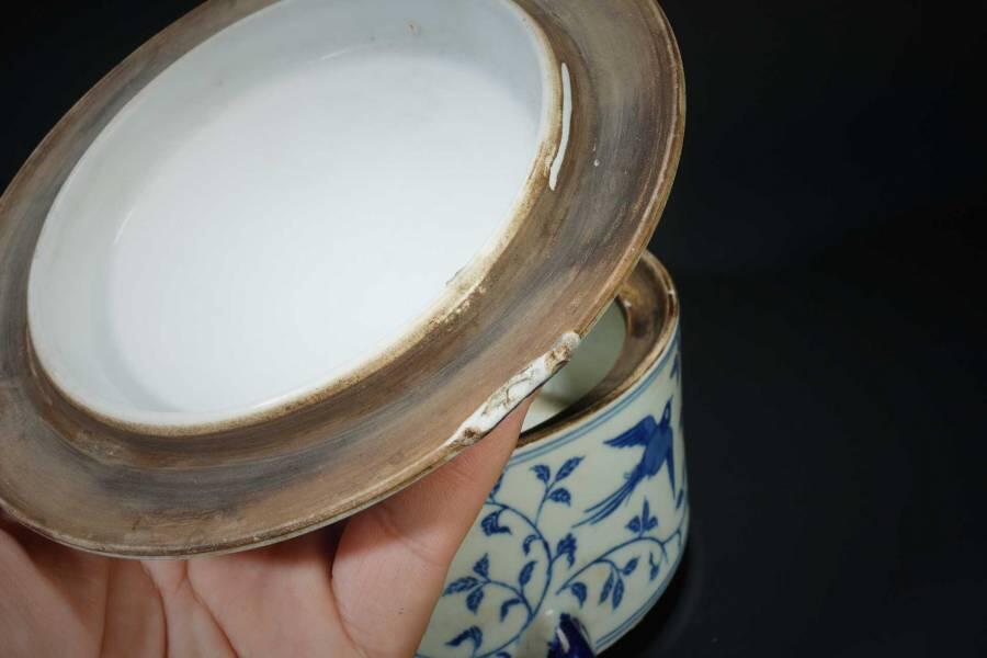 上海都达杂项专场十二（全场包邮】 青花花鸟纹三足盖罐83-60