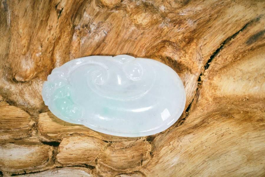 上海都达杂项专场十二（全场包邮】 天然冰糯种飘绿翡翠（A货）精雕《吉祥如意》挂件89-10