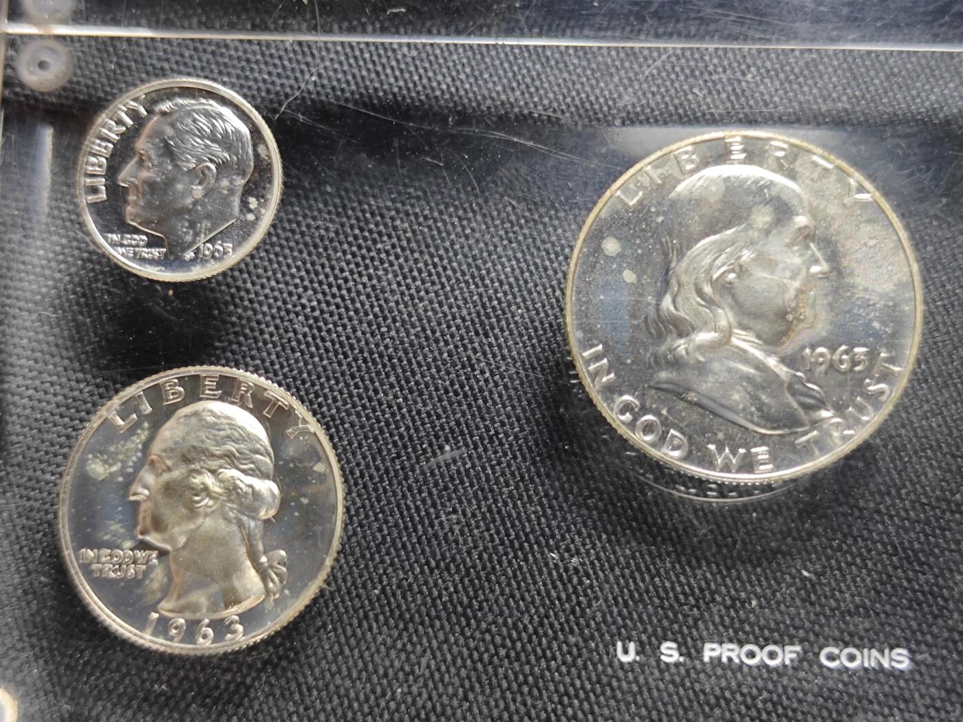 KK钱币收藏小铺  第400期  百期特拍（四拍之四）2月预留时间 周末发货  1963美国精制套币摆件 含3枚精制高银银币！