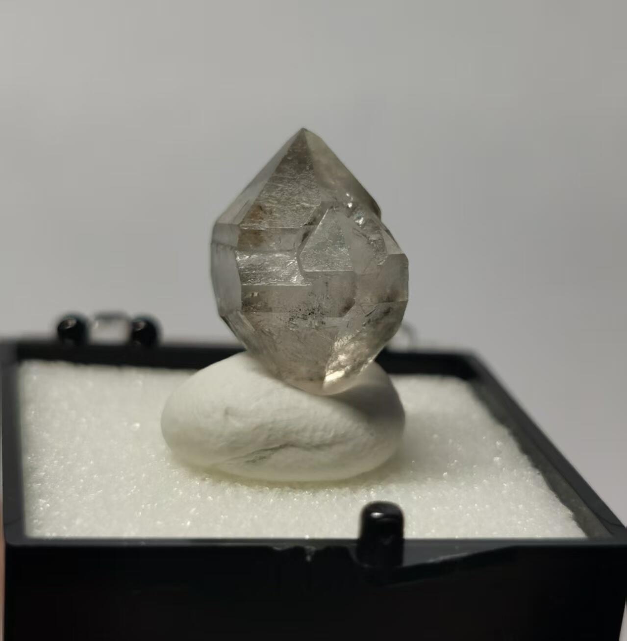 七河·世界币章矿标杂件每周小拍（总第36期）（周一结标） 藏家出品 X735 云贵闪灵水晶原石 盒子矿 本件拍品由合作藏家邮寄