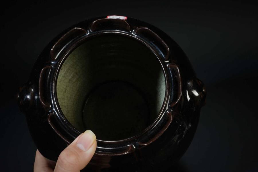 上海都达杂项专场十二（全场包邮】 乌金釉莲花口兽耳尊83-63