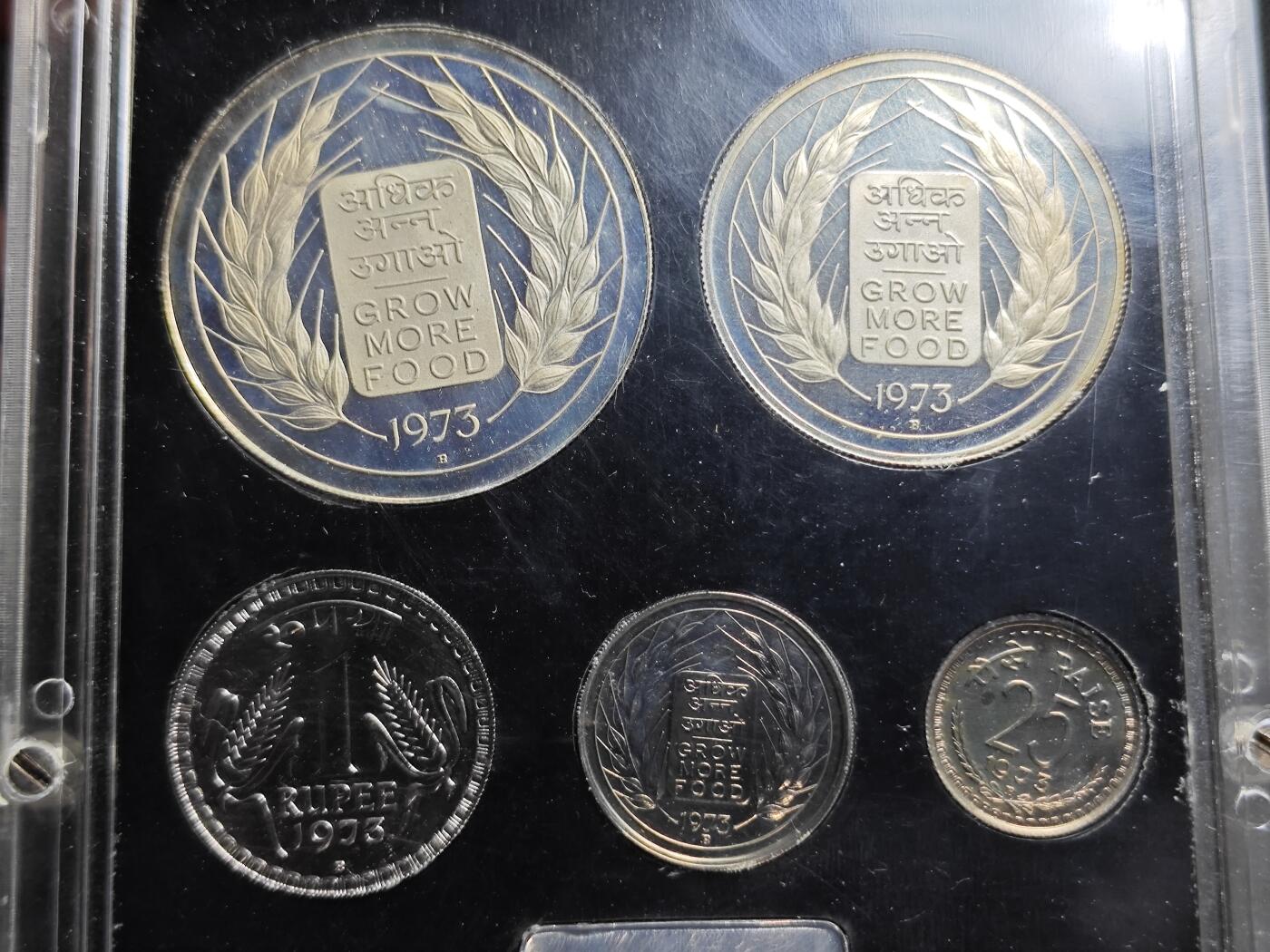 KK钱币收藏小铺  第400期  百期特拍（四拍之四）2月预留时间 周末发货  1973印度官方大小面值精制套币 盒套齐全 有氧化