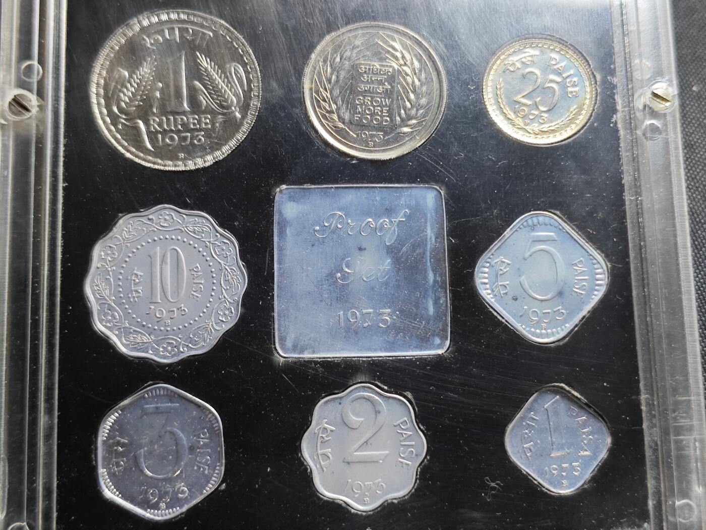 KK钱币收藏小铺  第400期  百期特拍（四拍之四）2月预留时间 周末发货  1973印度官方大小面值精制套币 盒套齐全 有氧化