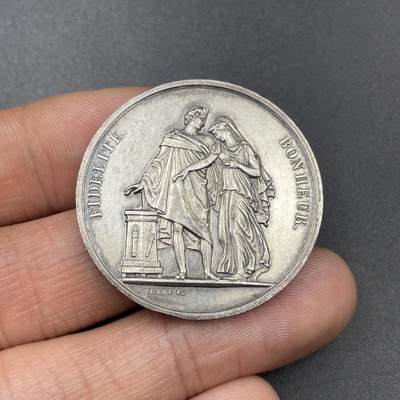 「木头集藏」章牌专场-第67场 - 1864年法国婚礼纪念银章，直径：33.5 mm，15.7 g，边铭：蜜蜂 ARGENT （1860-1879年）