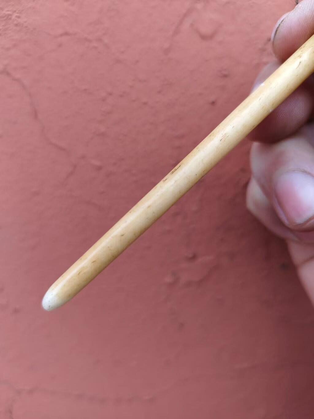 老发簪，材质稀少，懂行的来，总长15公分