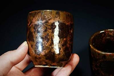 上海都达杂项专场90【全场包邮】  陨石杯子一对89-4