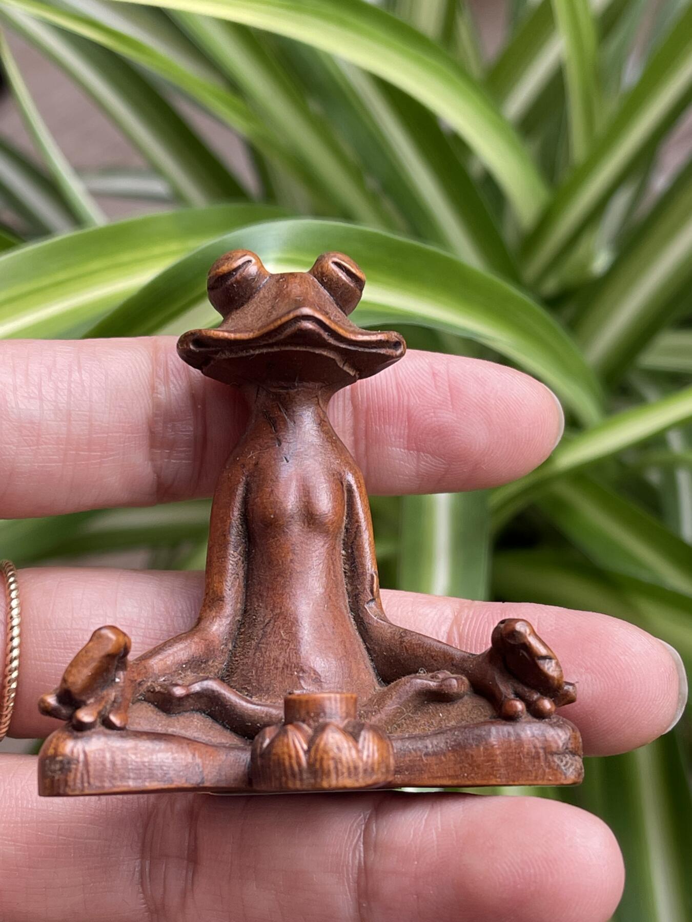 喵了个咪的第三期木器杂项小摆件拍卖 黄杨木呱呱来财