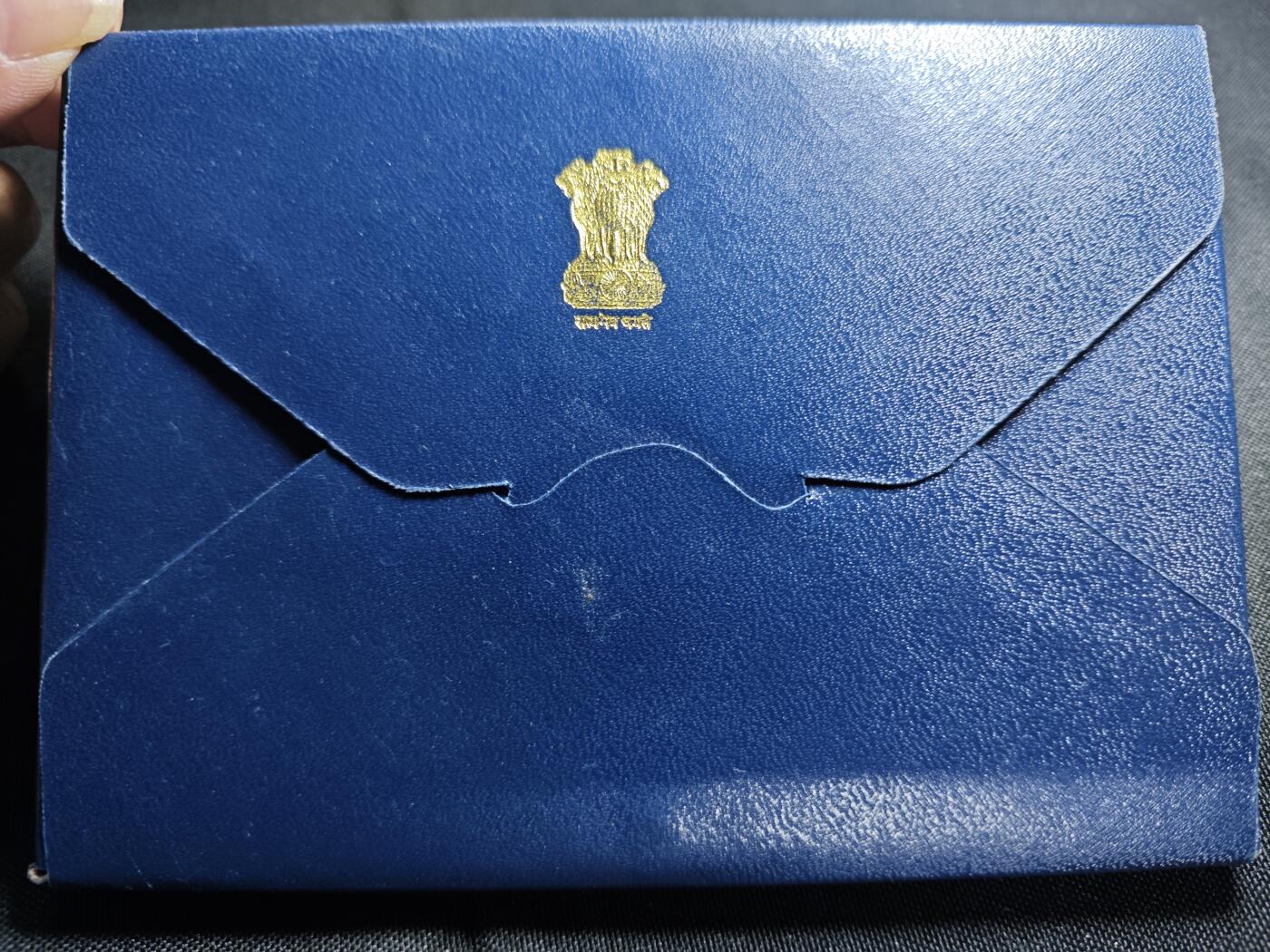 KK钱币收藏小铺  第400期  百期特拍（四拍之四）2月预留时间 周末发货  1973印度官方大小面值精制套币 盒套齐全 有氧化