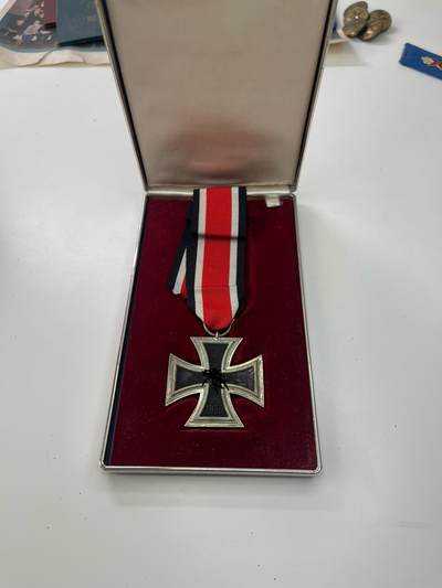 新时代收藏徽章红藏拍卖(第三十场)  徽章纸品证书杂项 - 二战德国二级铁十字勋章 27厂标 带57时期定制盒 品相如图自行判断