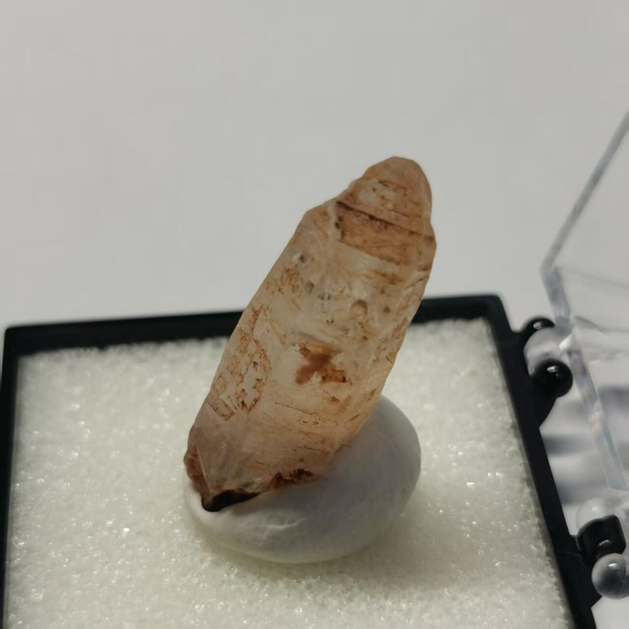 七河·世界币章矿标杂件每周小拍（总第36期）（周一结标） 藏家出品 X738（1）马达加斯加红泥油胆水晶原石 盒子矿 本件拍品由合作藏家邮寄