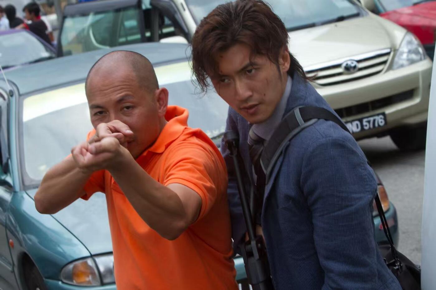 零元拍：导演林超贤和男主角谢霆锋双亲签《逆战》英皇娱乐正版DVD