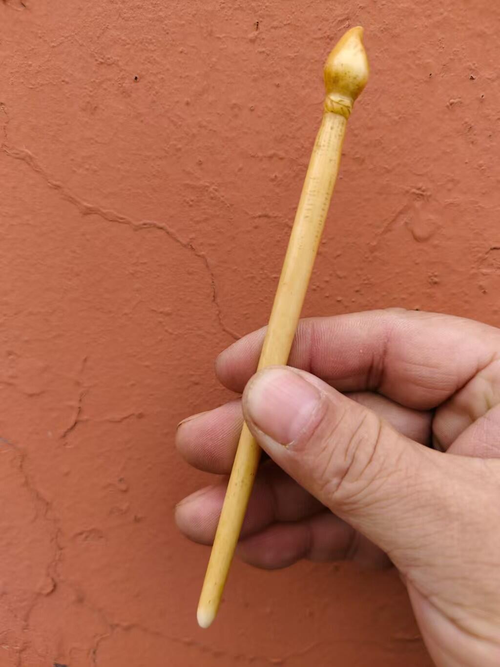 老发簪，材质稀少，懂行的来，总长15公分