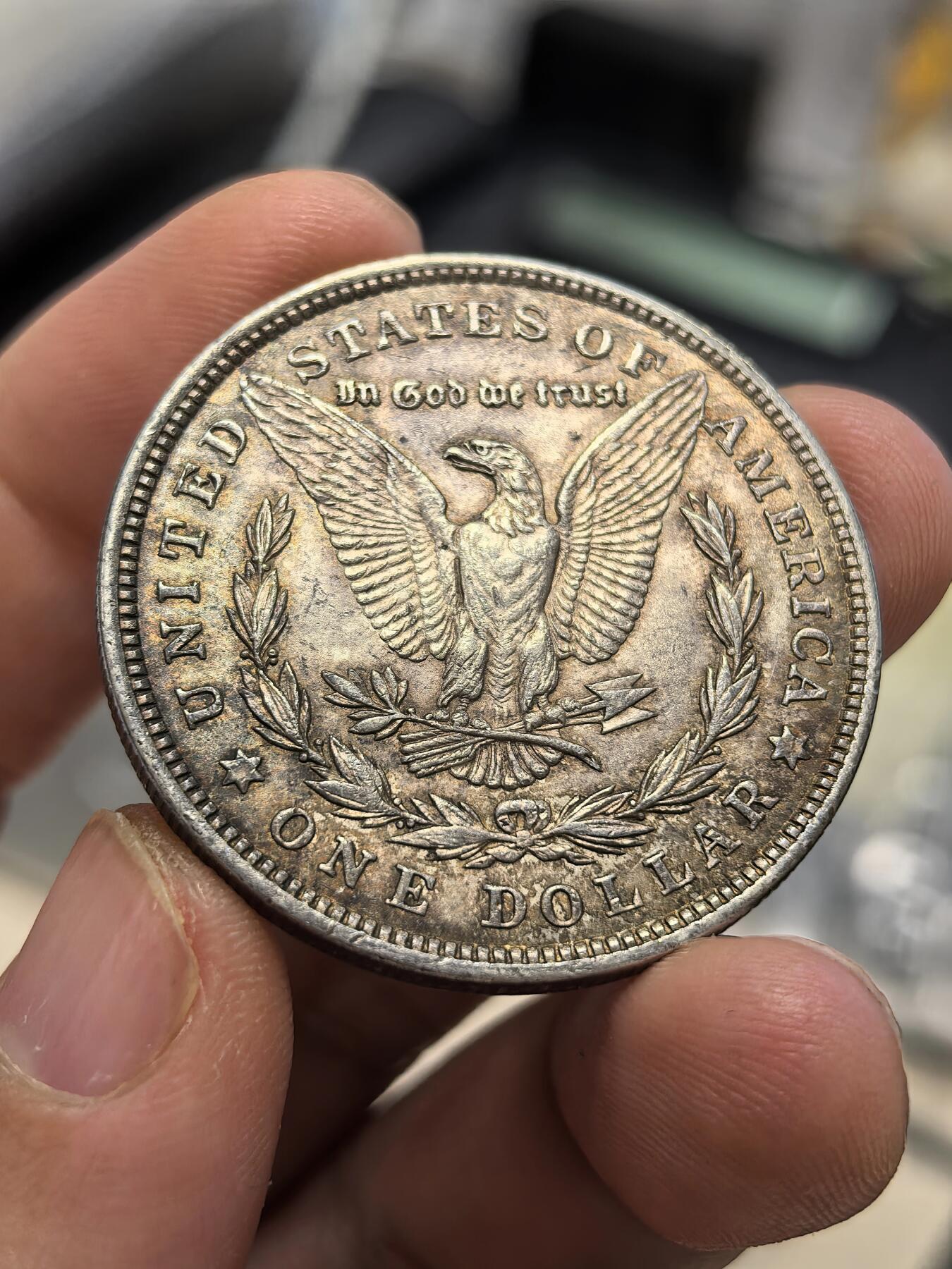 博洋堂世界钱币拍卖第159期（全场包邮） 美国1921年摩根大银币，鹰羽和人像清晰不错没什么磨损，金灿灿的五彩硫化包浆，带转光有个58、61分，银价都要六百了