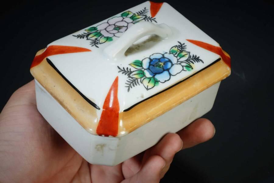 上海都达杂项专场十二（全场包邮】 粉彩花卉肥皂盒83-57