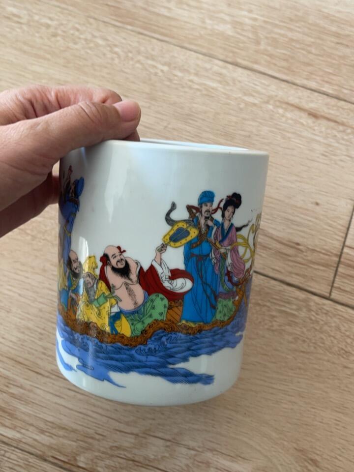 第五期杂项配饰拍卖 八仙过海笔筒