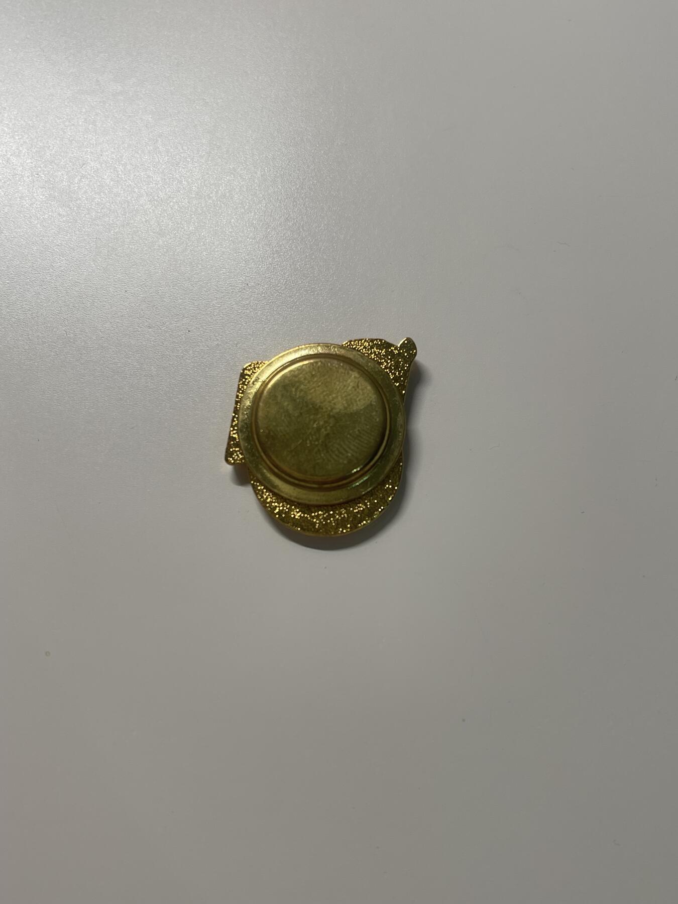 新时代收藏徽章红藏拍卖(第三十场)  徽章纸品证书杂项 磁吸党徽一枚 党徽丢失者可购买用于替换