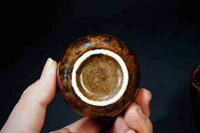 上海都达杂项专场90【全场包邮】  陨石杯子一对89-4