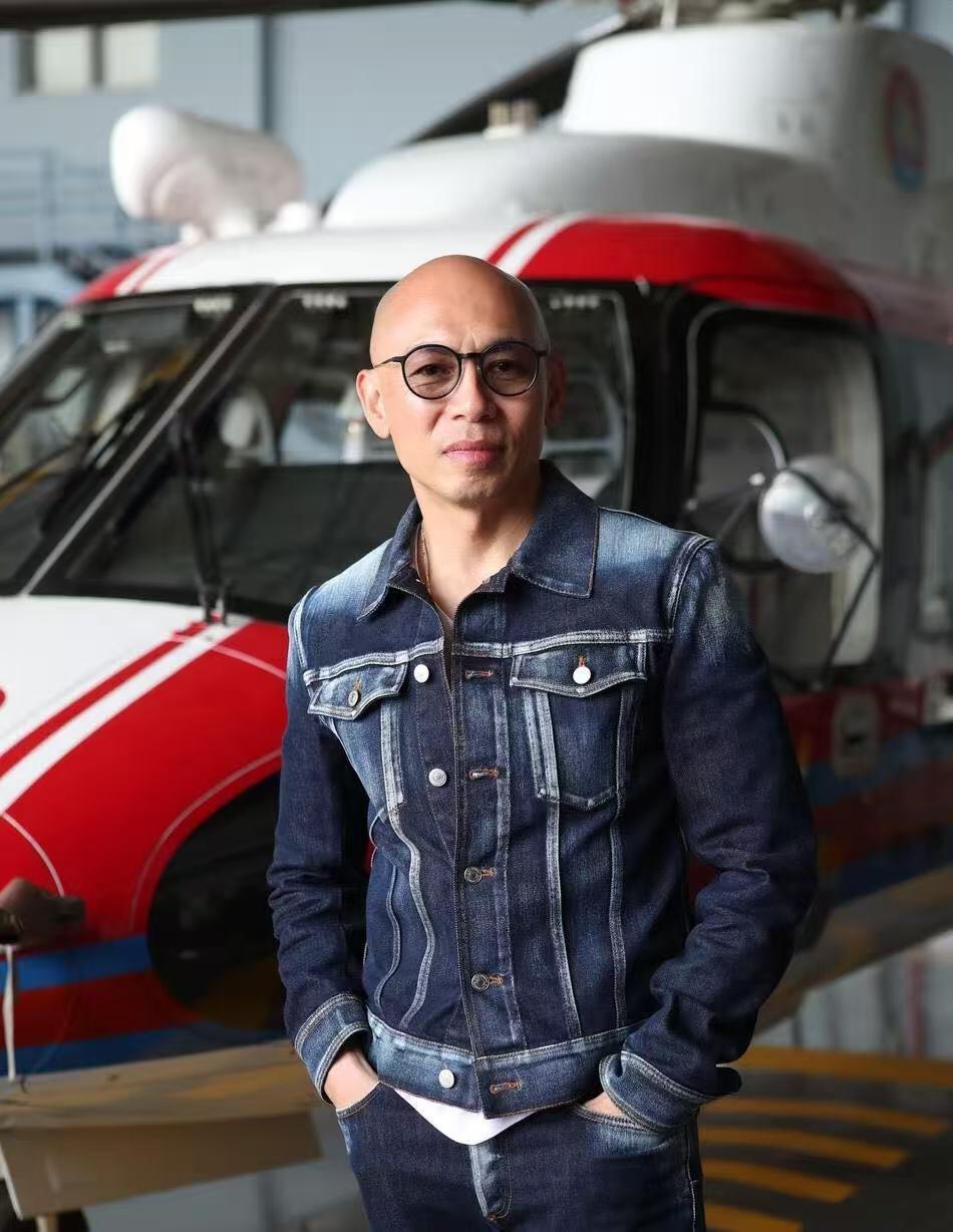 零元拍：导演林超贤和男主角谢霆锋双亲签《逆战》英皇娱乐正版DVD