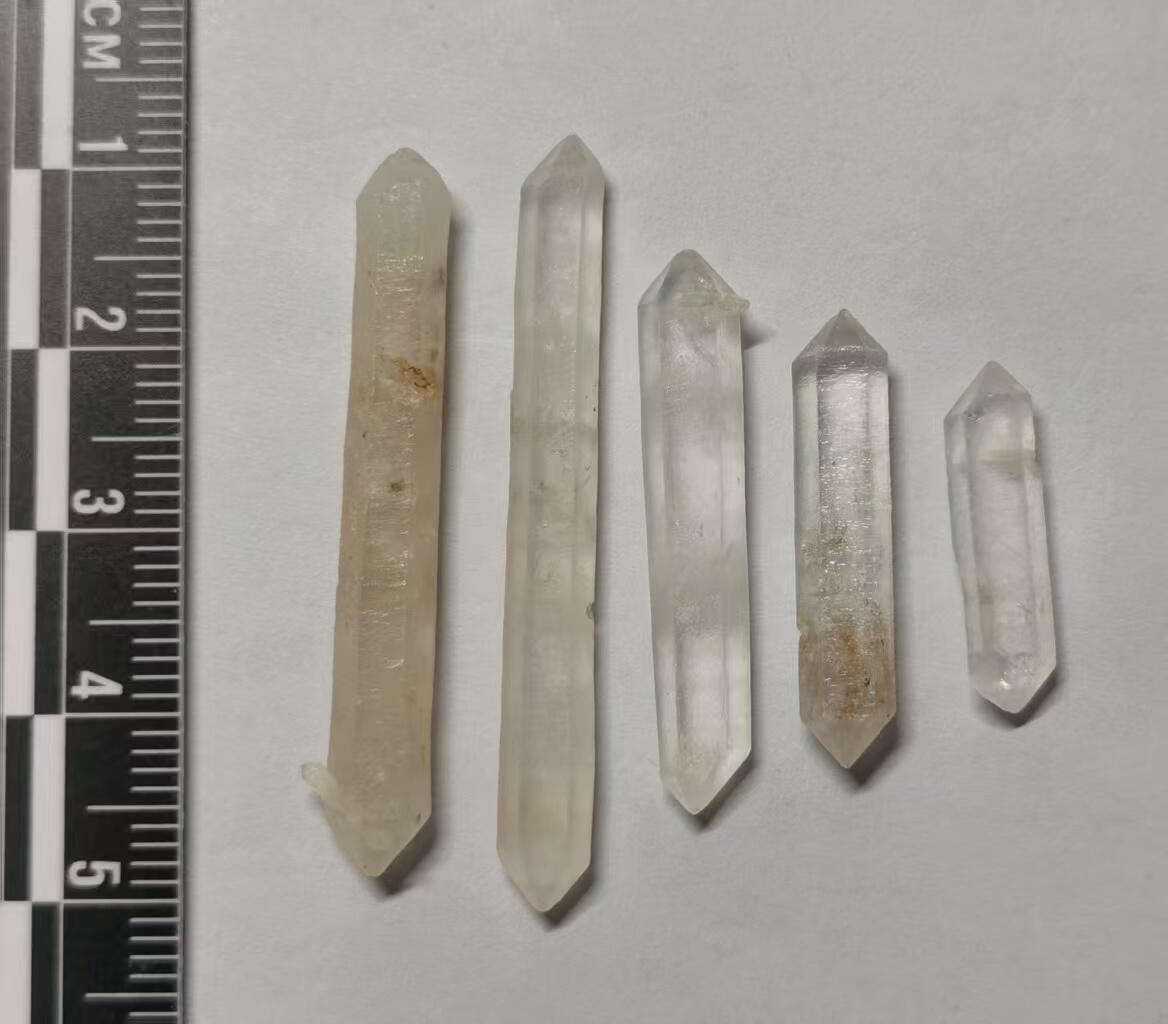 七河·世界币章矿标杂件每周小拍（总第36期）（周一结标） 藏家出品 X709（1）小长条 云贵闪灵水晶原石 一组5件 本件拍品由合作藏家邮寄